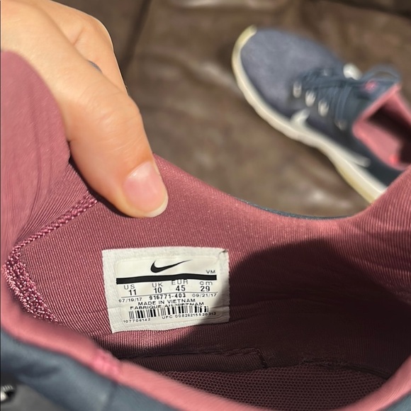 Nike Blue and Pink Sneakers with Sporty Design - Picture 2 of 7